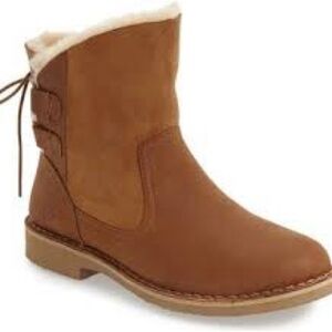 UGG Naiyah Lace-Back Genuine Shearling Boot